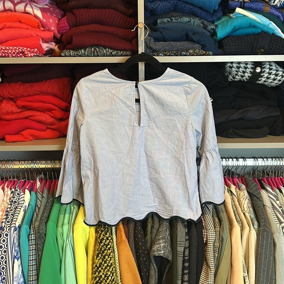 Zara blue/white pinstriped 3/4 sleeve scalloped edged blouse size XS - Picture 3 of 3